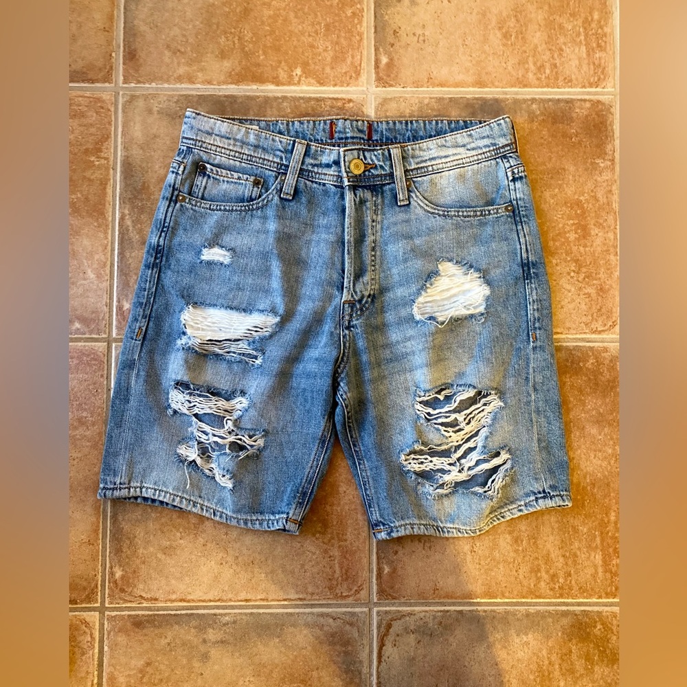 NWOT - Jack & Jones jeans shorts loose fit size Small
